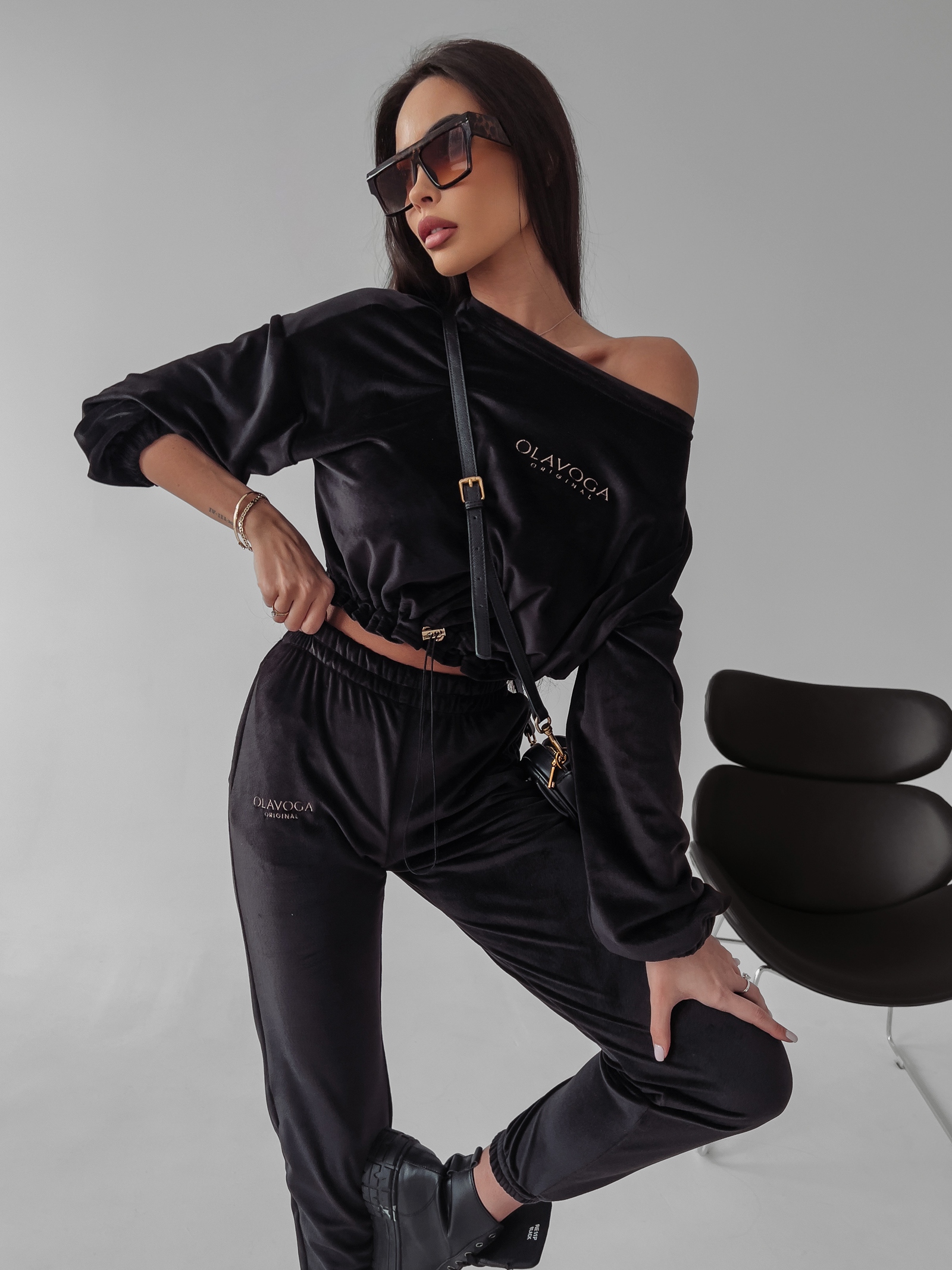 Komplet welurowy Timor Ola Voga czarny Komplet welurowy Timor Ola Voga czarny