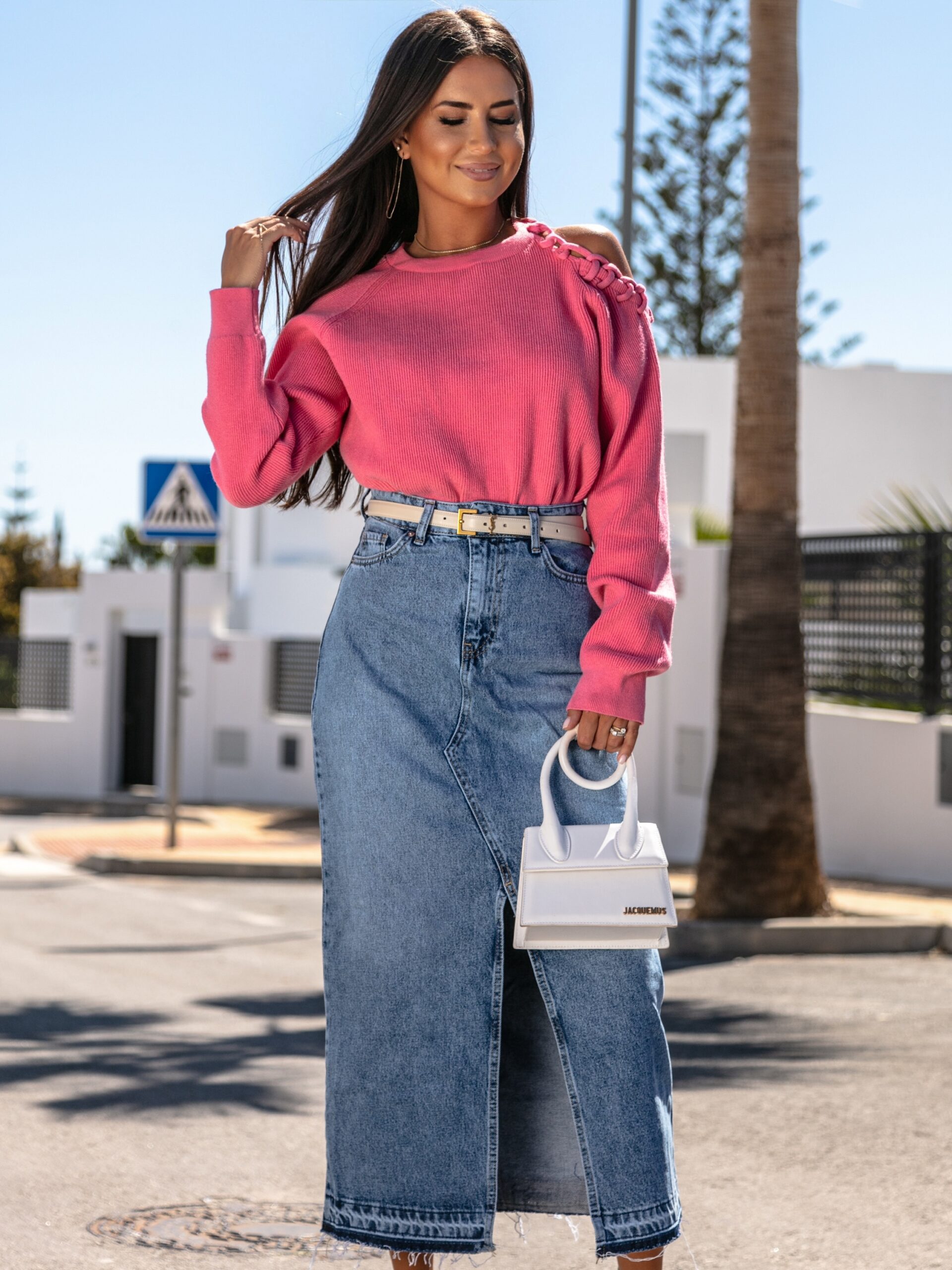 Sweter z odkrytym ramieniem Mapim różowy