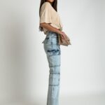 Crop top ze ściąganiem w pasie YoYo beżowy