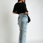 Crop top ze ściąganiem w pasie YoYo czarny