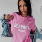 T-shirt z wycięciami Jo Ola Voga różowy