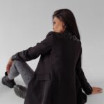 Marynarka taliowana Lara Ola Voga czarna