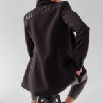 Marynarka taliowana Lara Ola Voga czarna