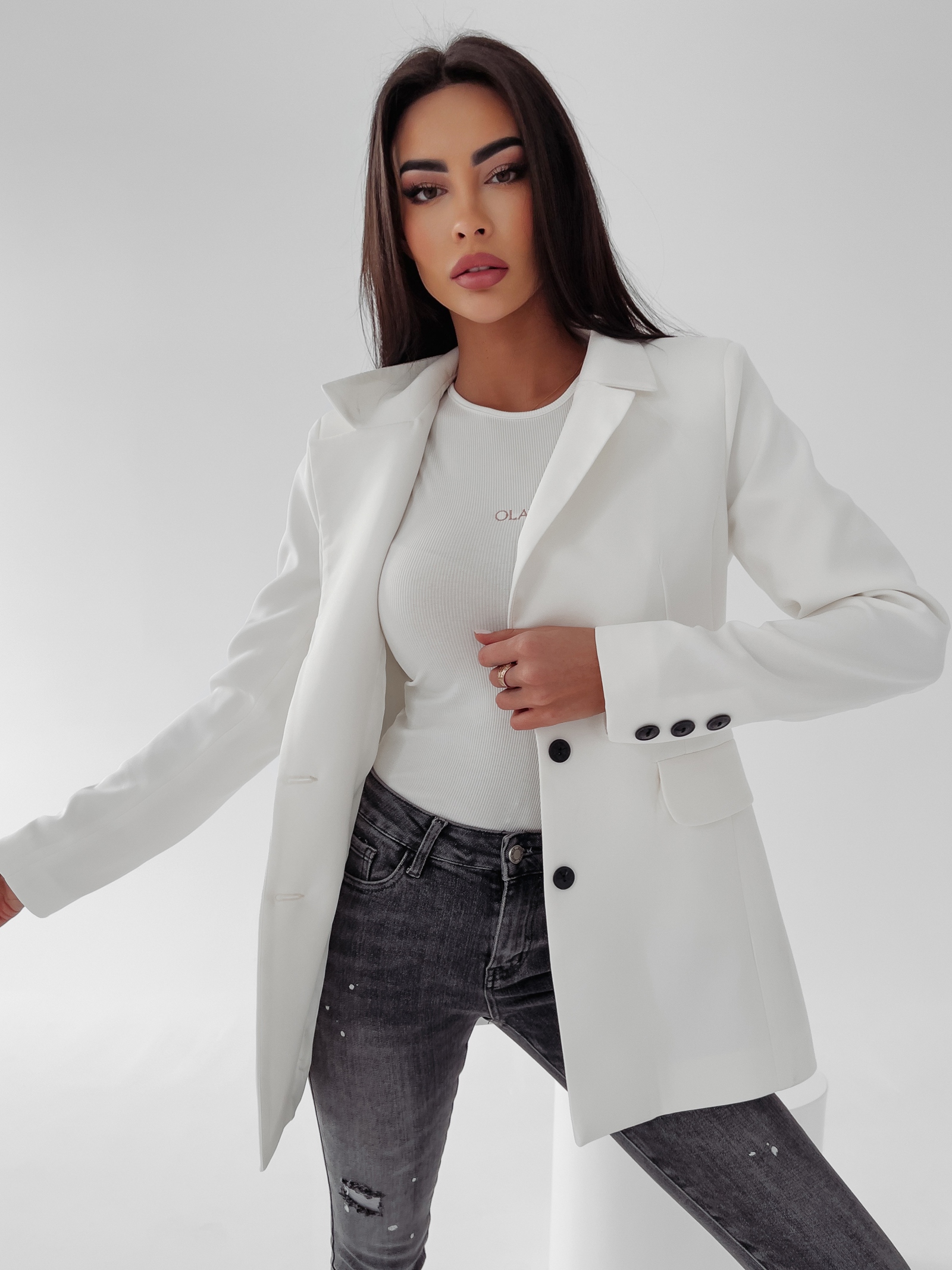 Marynarka taliowana Lara Ola Voga ecru Marynarka taliowana Lara Ola Voga ecru