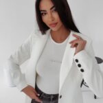 Marynarka taliowana Lara Ola Voga ecru