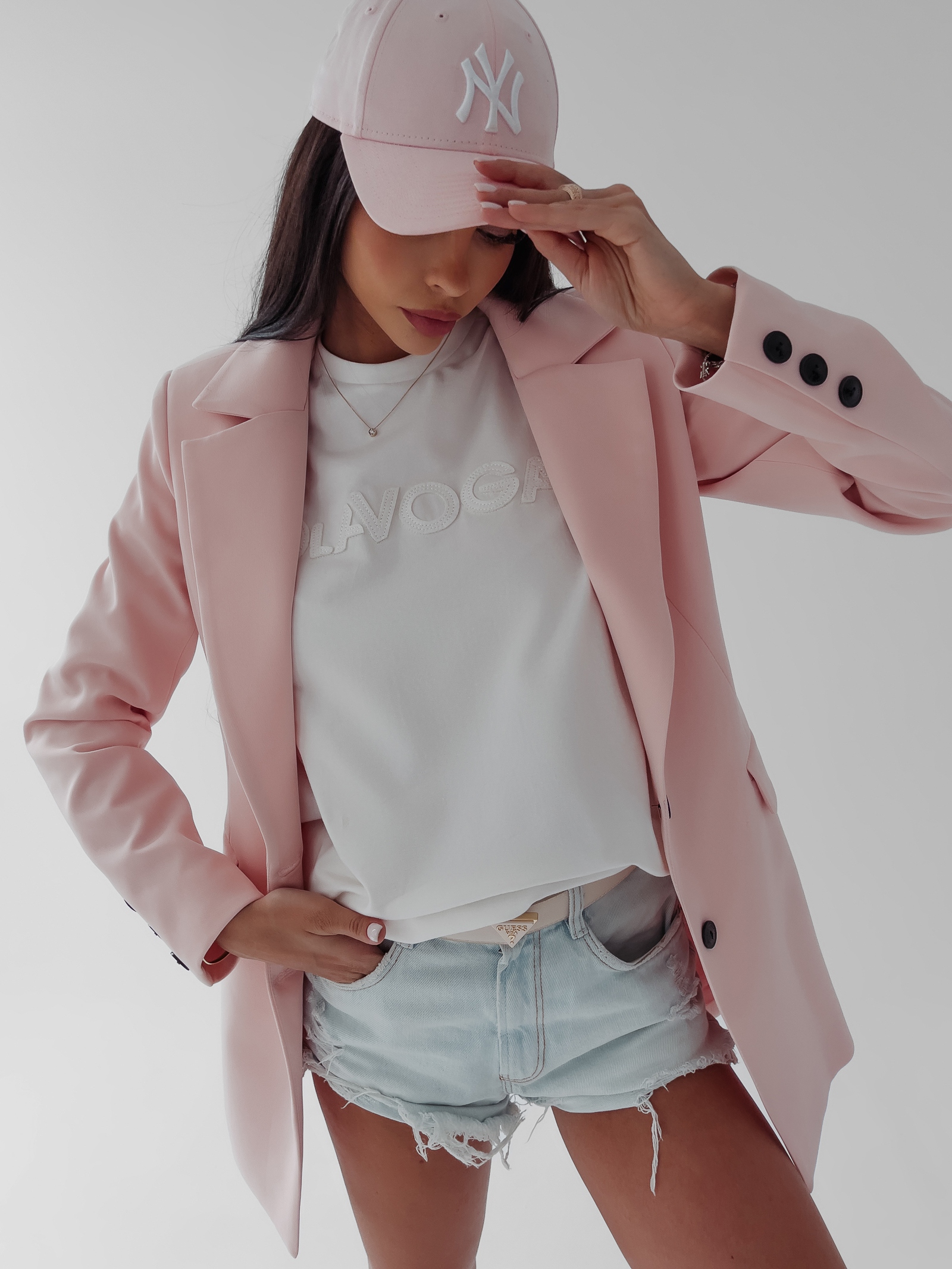 Marynarka taliowana Lara Ola Voga pudrowa