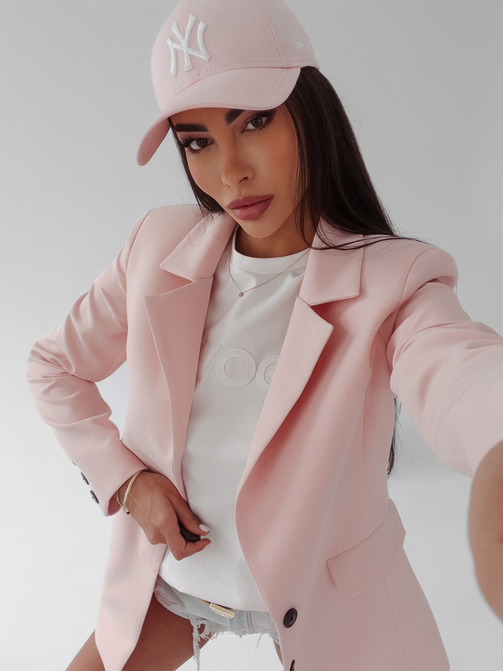 Marynarka taliowana Lara Ola Voga pudrowa