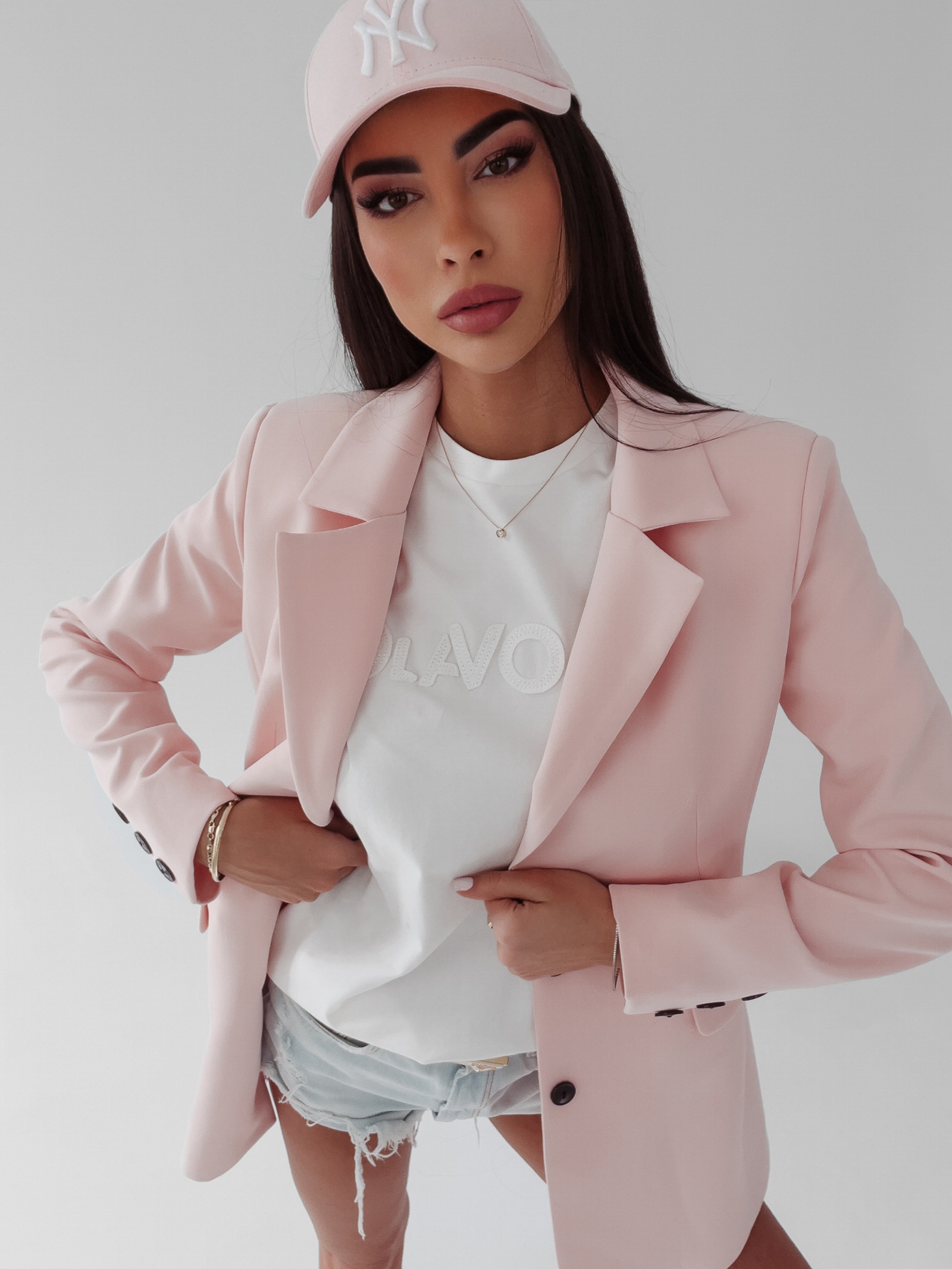 Marynarka taliowana Lara Ola Voga pudrowa