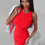 Sukienka dopasowana dzianinowa Ivi Ola Voga neon różowa