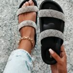 Klapki profilowane Madam Putti czarne