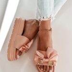 Klapki z misiem Rock Tods pudrowe