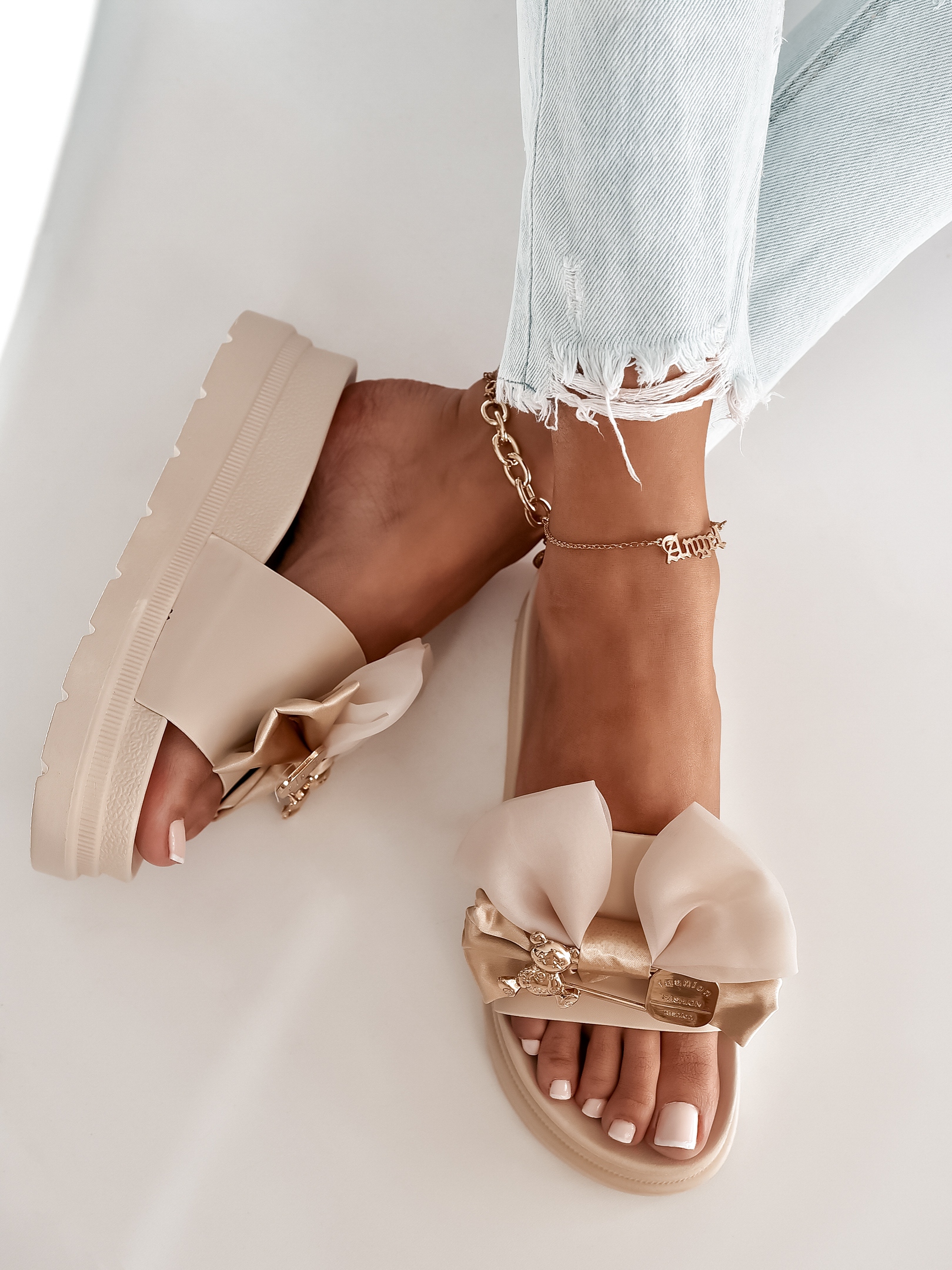 Klapki z misiem Rock Tods beżowe