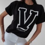 T-shirt z nadrukiem Vitalia Ola Voga czarny