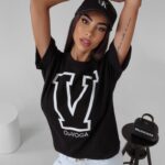 T-shirt z nadrukiem Vitalia Ola Voga czarny