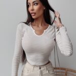 Bluzka prążkowana Cassi Ola Voga beżowa