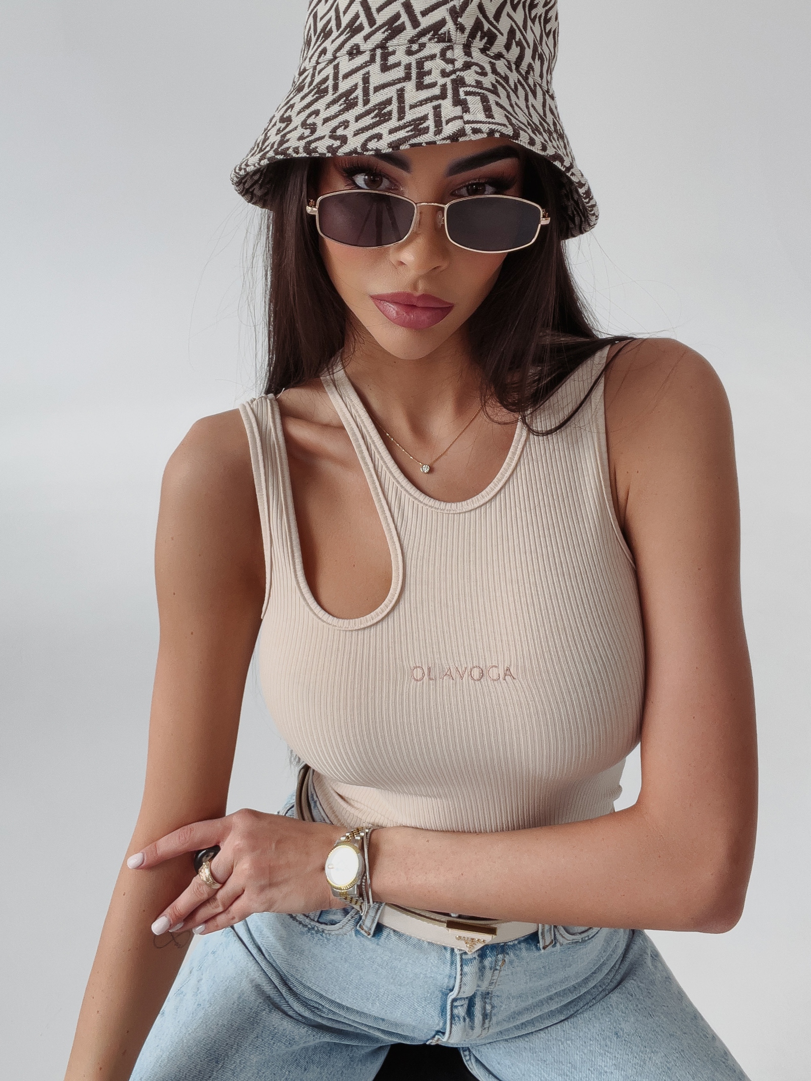 Body prążkowane z wycięciem Tajla Ola Voga beżowe