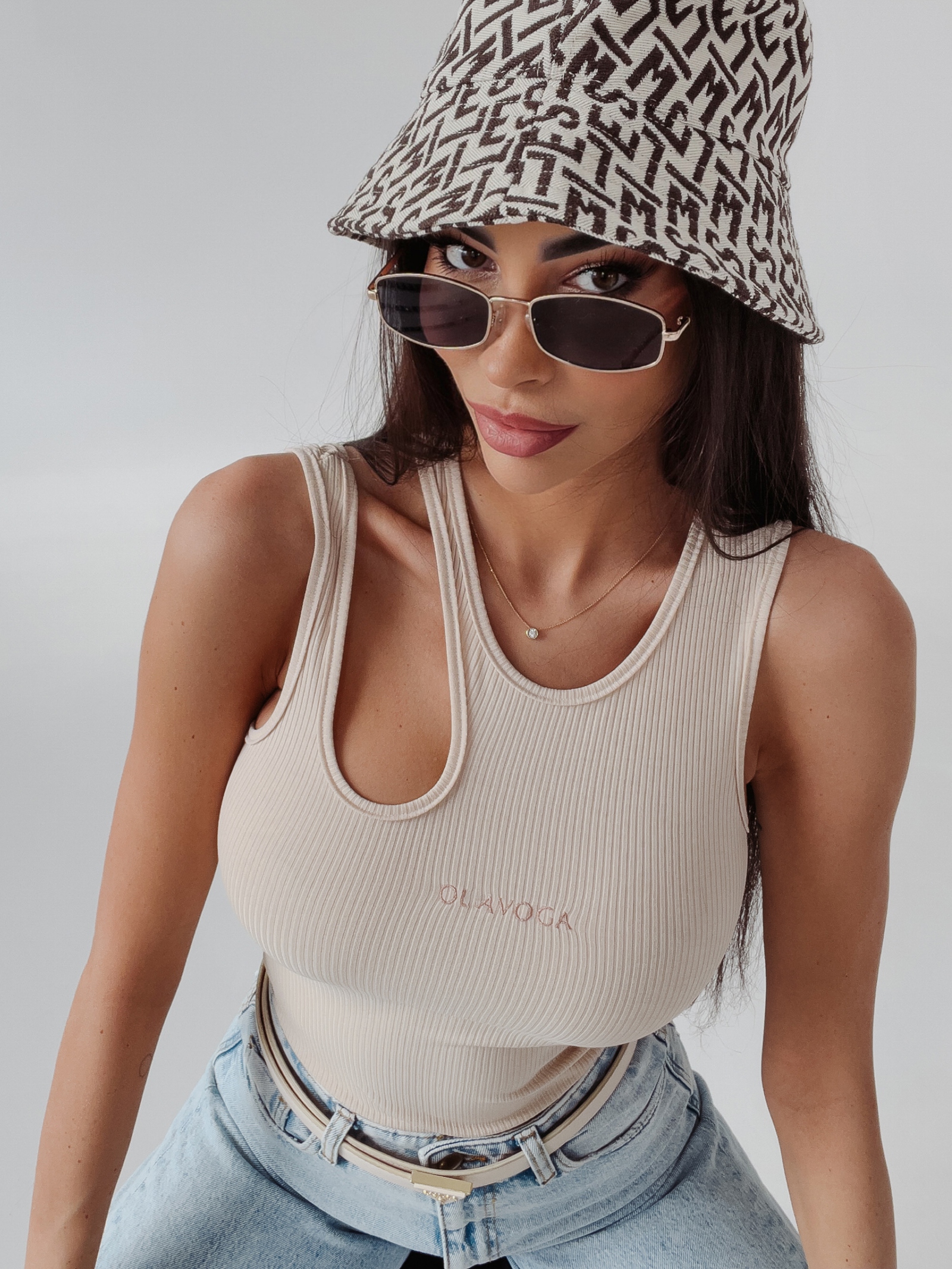 Body prążkowane z wycięciem Tajla Ola Voga beżowe