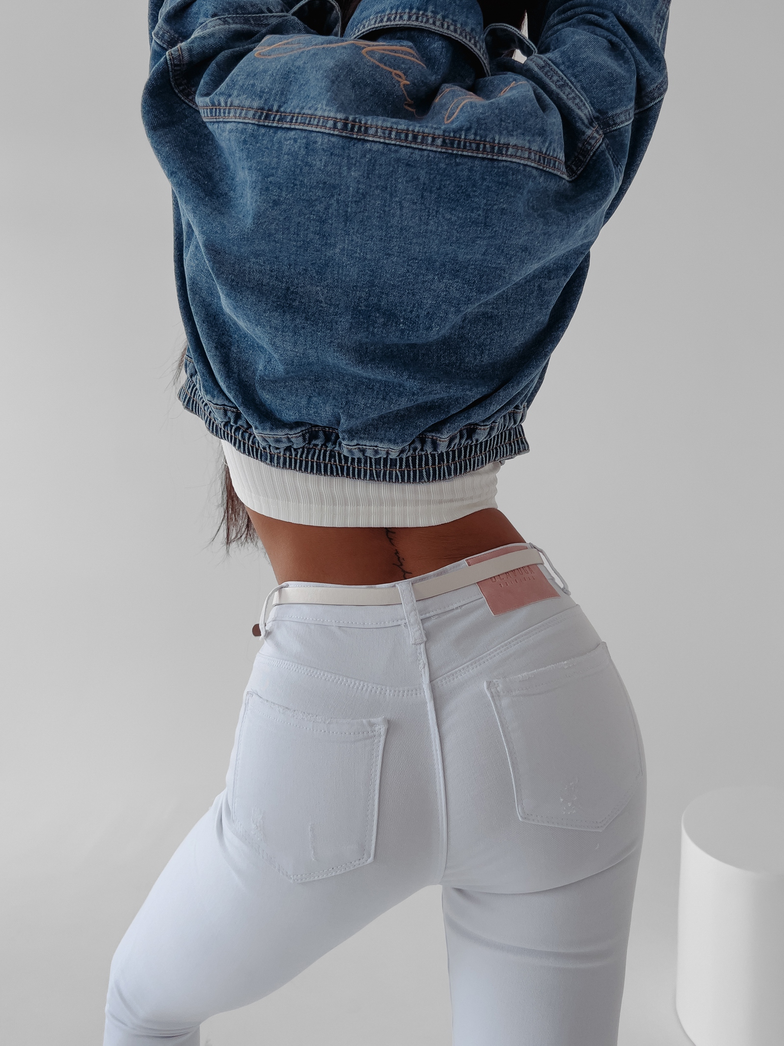 Spodnie jeansowe dopasowane Baria 252 Ola Voga białe