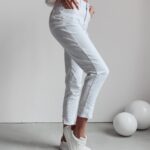 Spodnie jeansowe mom fit CAMI 249 OLAVOGA białe