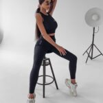 Komplet prążkowany sportowy Colet Ola Voga czarny