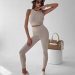 Komplet prążkowany sportowy Colet Ola Voga beżowy