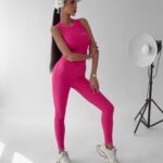 Komplet prążkowany sportowy Colet Ola Voga amarantowy