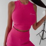 Komplet prążkowany sportowy Colet Ola Voga amarantowy