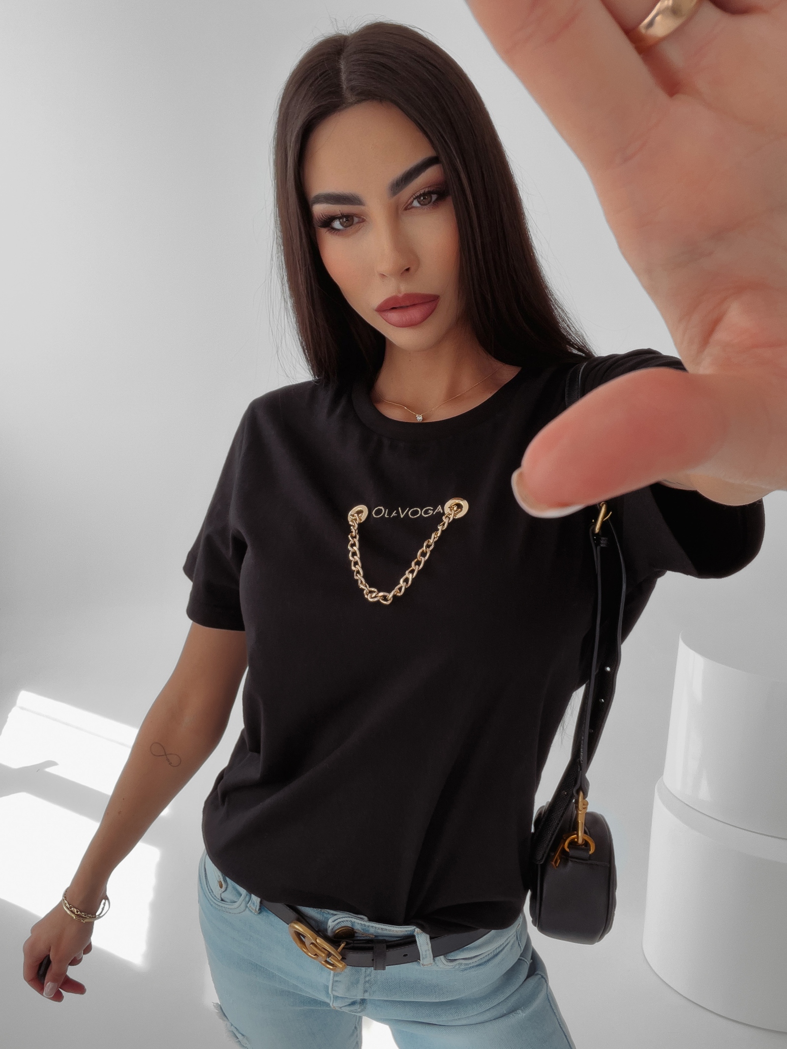 T-shirt regular fit Lena Ola Voga czarny