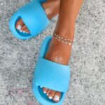 Klapki piankowe Madam Candis błękitne