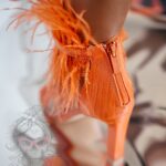 Sandały z piórami Madam Sontre pomarańczowe