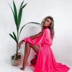 Narzutka plażowa On The Beach Ola Voga neonowy róż