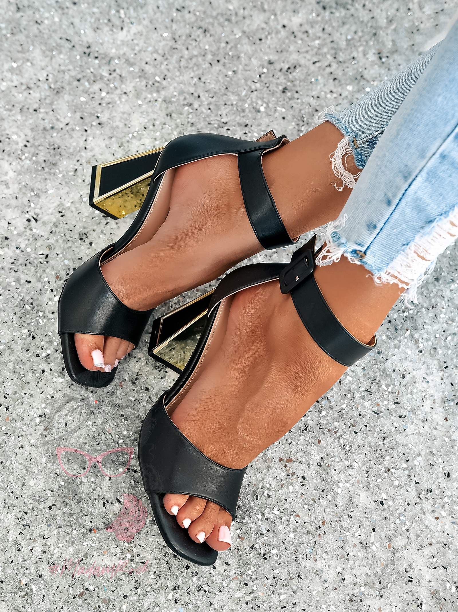 Sandały na słupku Madam Multit czarne