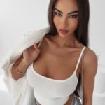 Top krótki Beti Ola Voga ecru