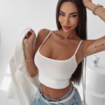 Top krótki Beti Ola Voga ecru