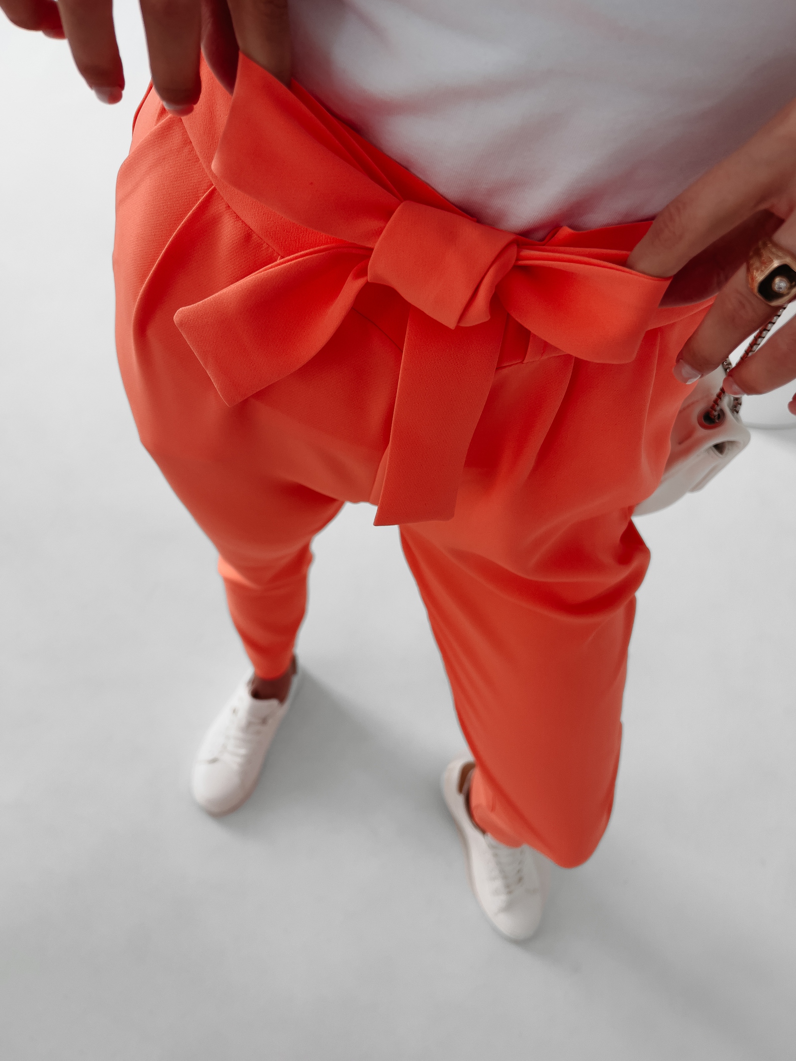 Spodnie eleganckie z wyższym stanem Nigella Ola Voga pomarańczowe