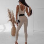 Kombinezon prążkowany Nemezis Ola Voga c.beżowy