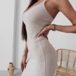 Sukienka prążkowana Holi Ola Voga beżowa