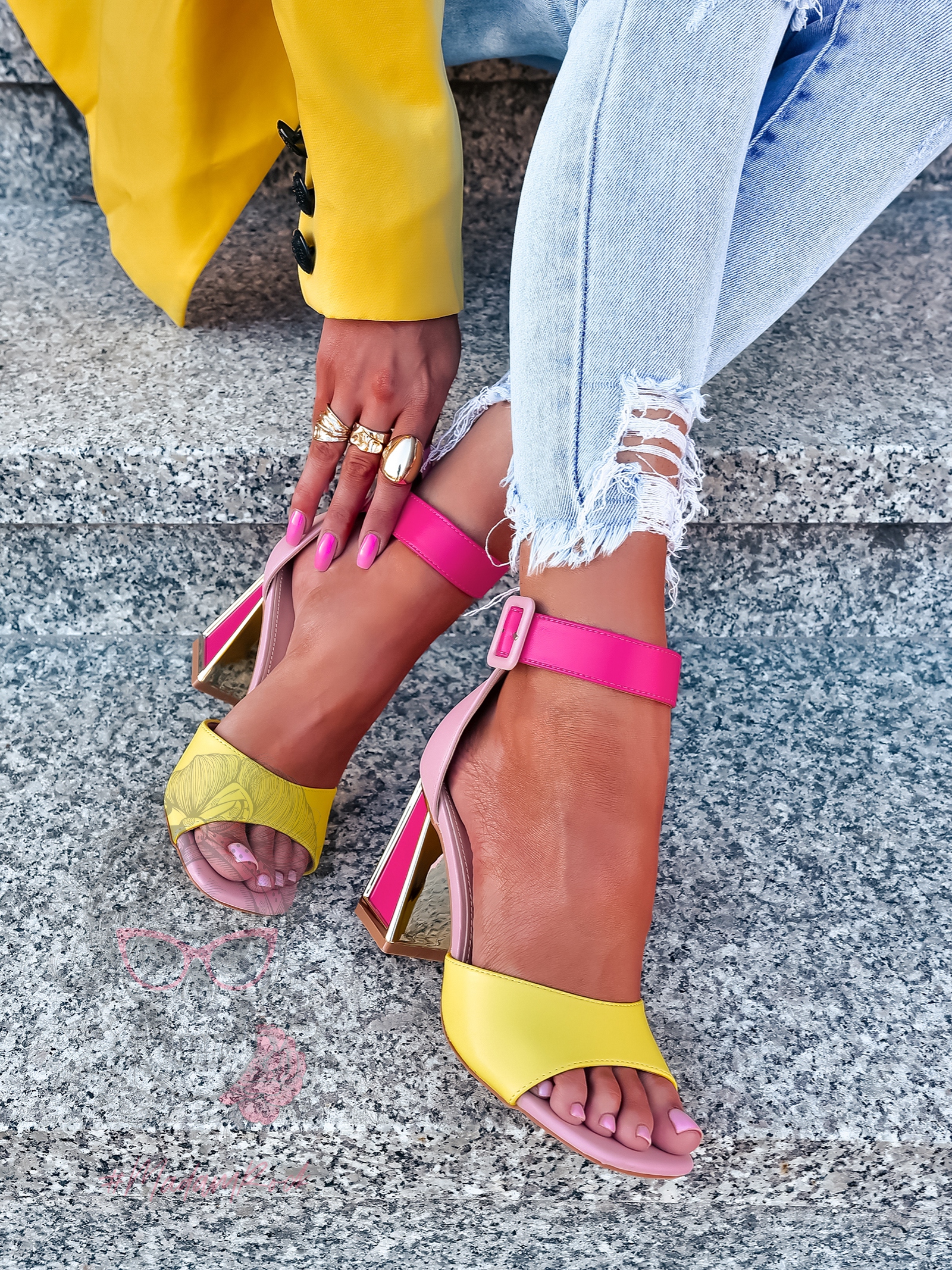 Sandały na słupku Madam Multit żółte Sandały na słupku Madam Multit żółte