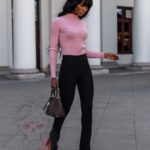 Sweterek dzianinowy Mageli pudrowy