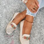 Mokasyny z kamieniami Madam Saco beżowe