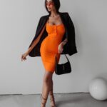 Sukienka mini dopasowana Mella Ola Voga pomarańczowa