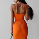 Sukienka mini dopasowana Mella Ola Voga pomarańczowa