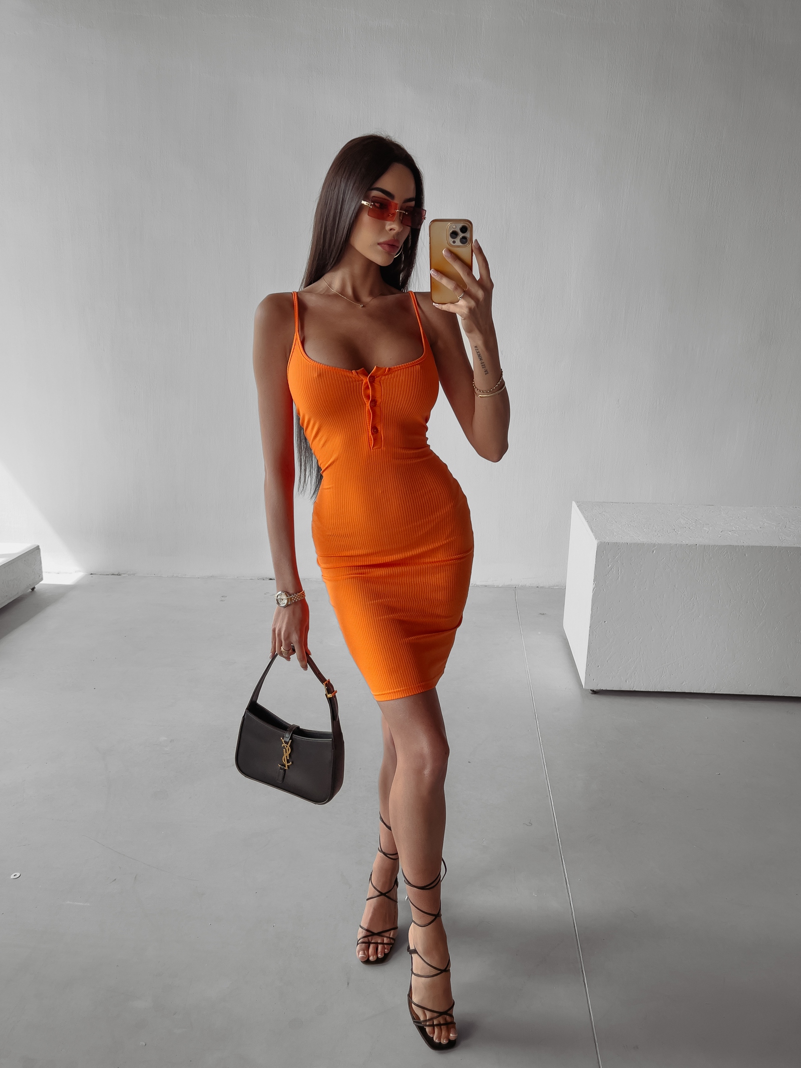 Sukienka mini dopasowana Mella Ola Voga pomarańczowa Sukienka mini dopasowana Mella Ola Voga pomarańczowa