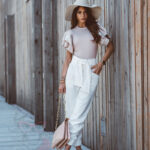 Spodnie chinosy Greti śmietanowe