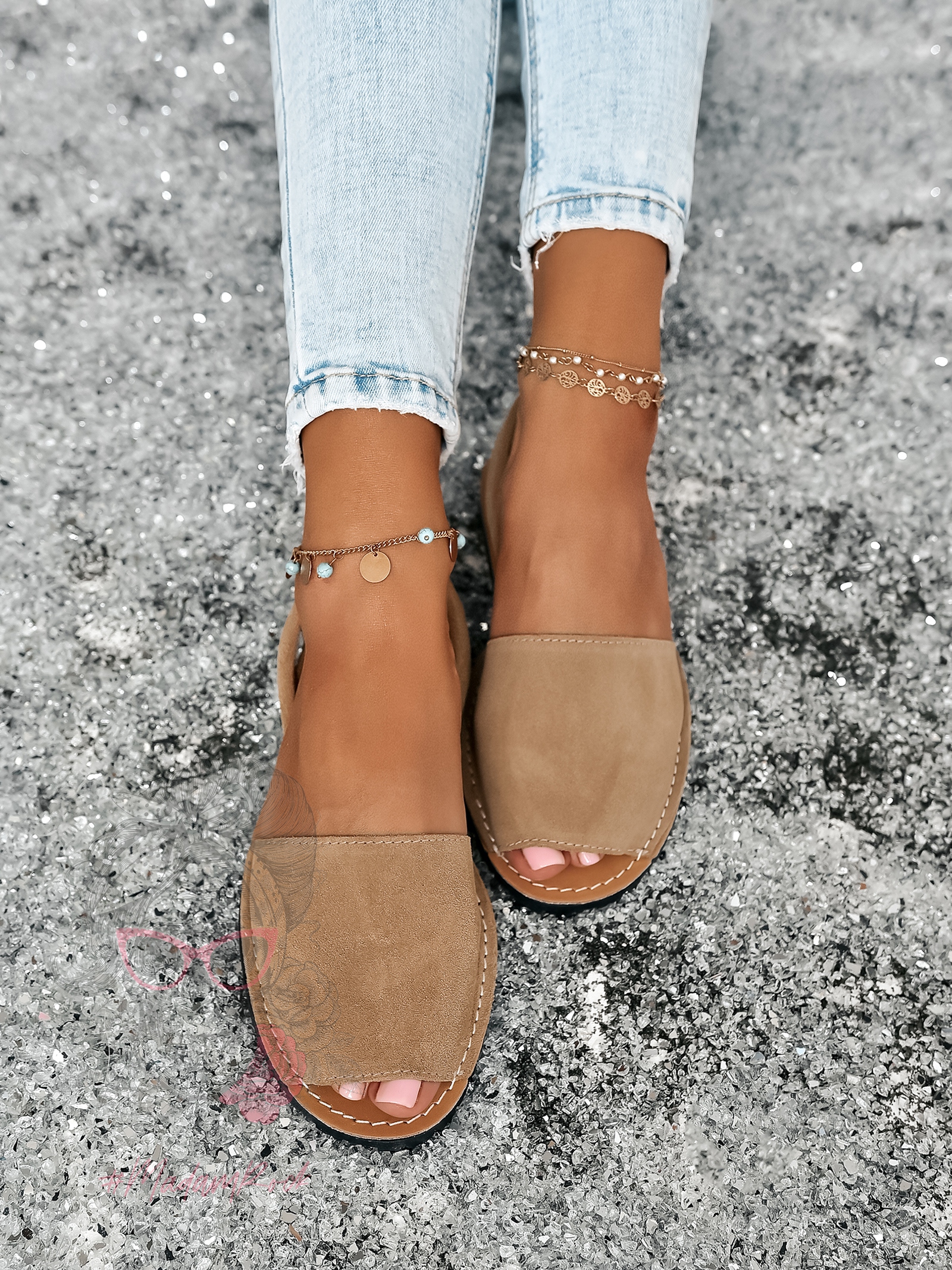 Sandały płaskie skórzane Madam Boso beżowe Sandały płaskie skórzane Madam Boso beżowe