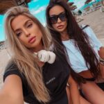 T-shirt bawełniany z wycięciem Romance Ola Voga czarny