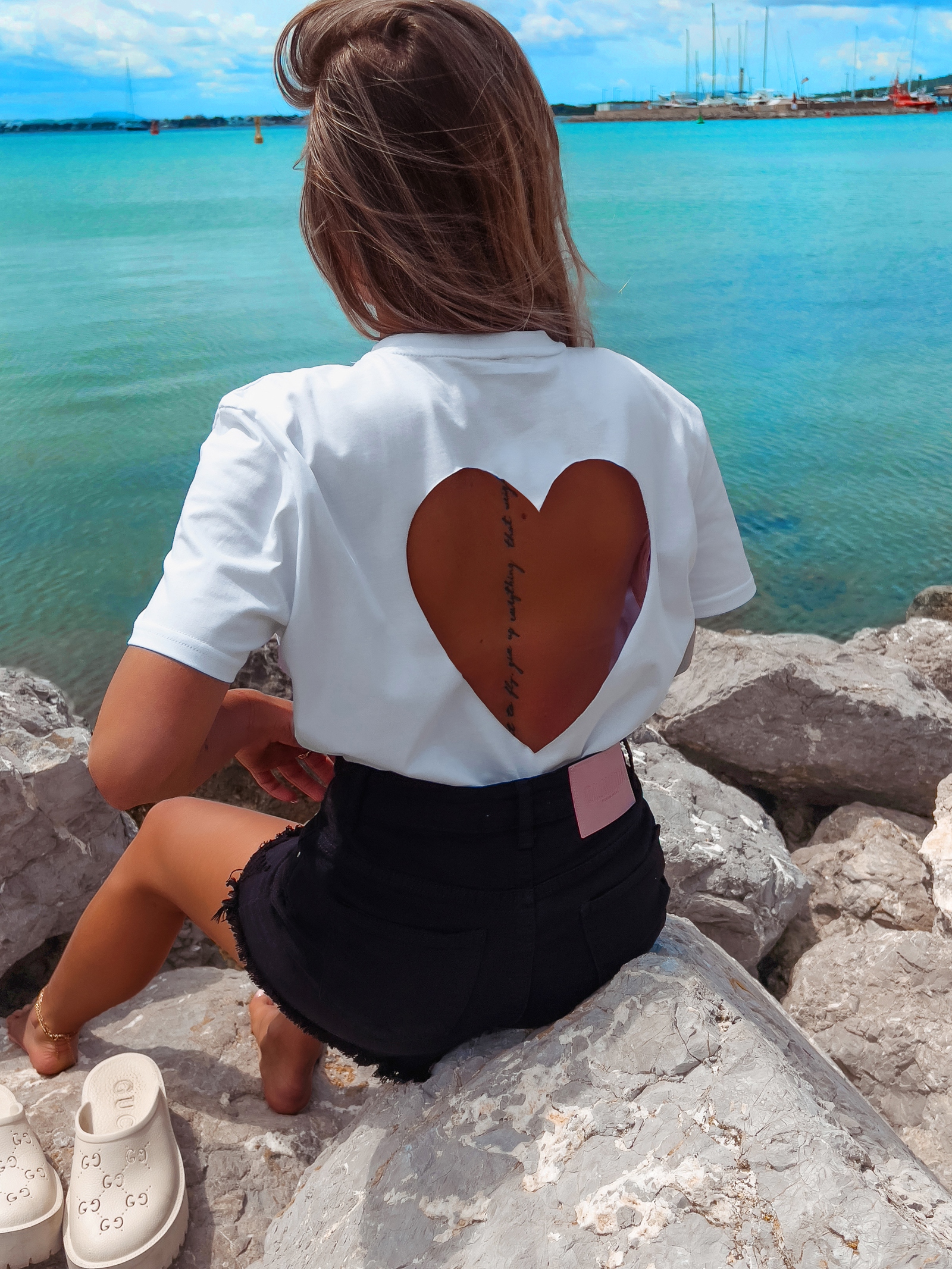 T-shirt bawełniany z wycięciem Romance Ola Voga biały