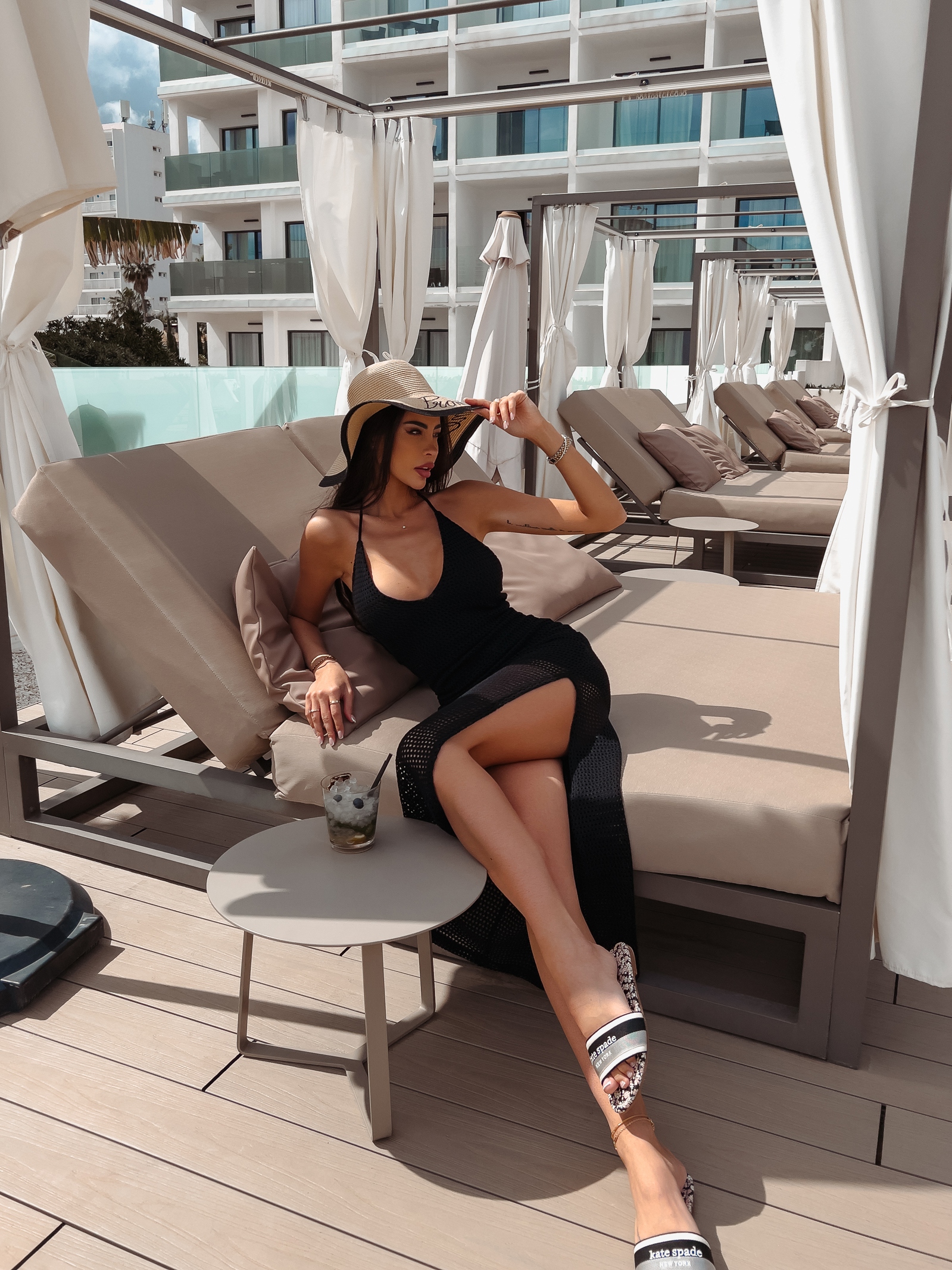 Sukienka ażurowa wiązana Fiori Ola Voga czarna