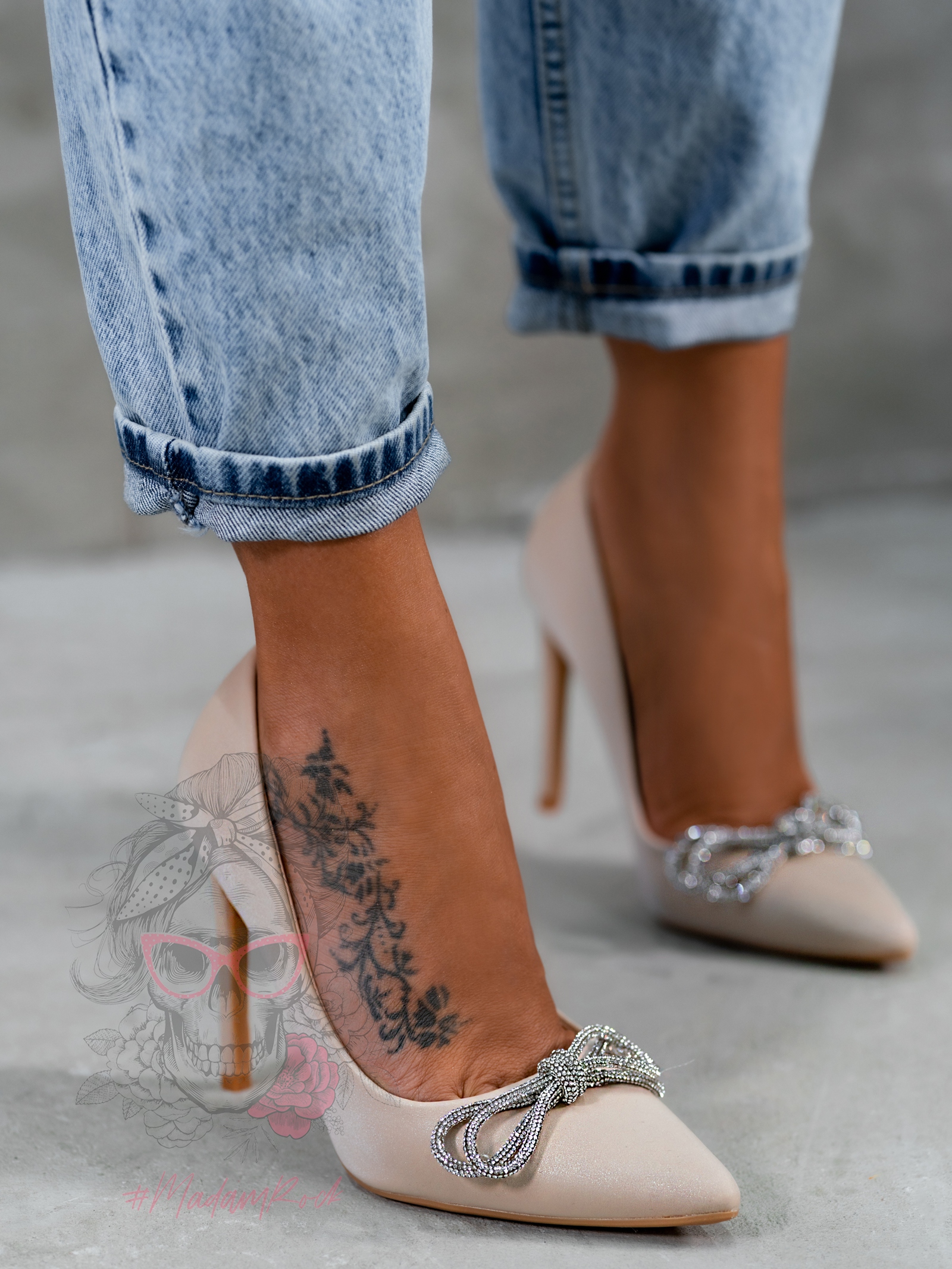 Czółenka z błyskiem Iliadi beżowe