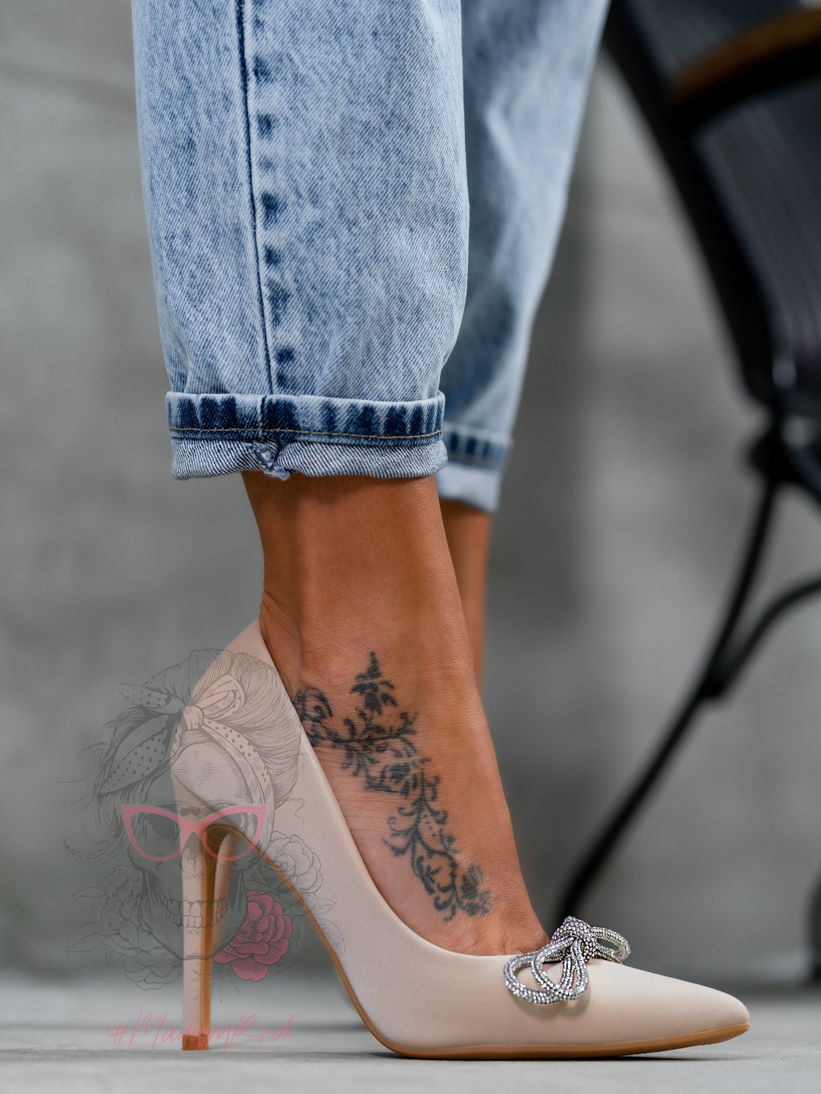 Czółenka z błyskiem Iliadi beżowe